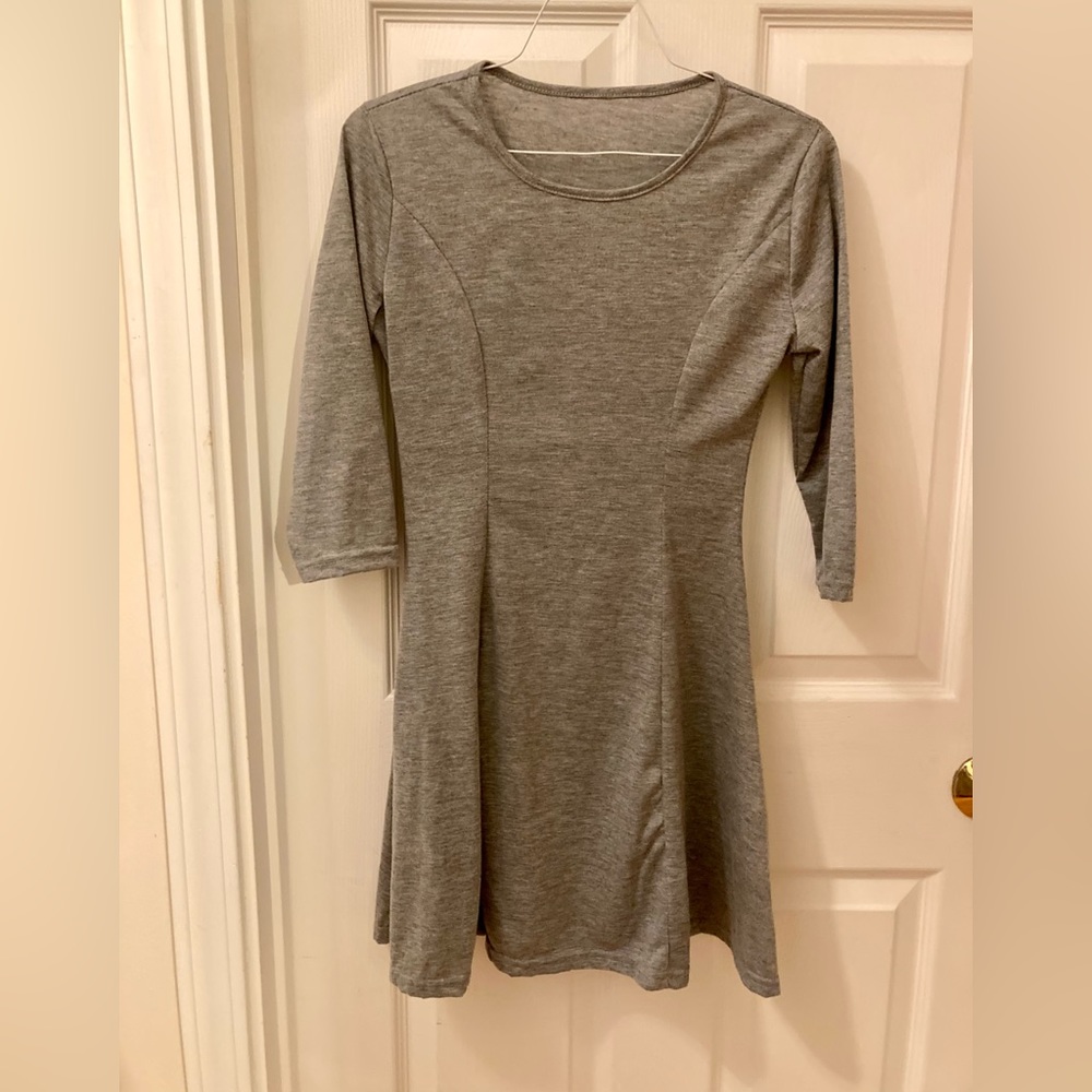 Flattering style gray mini dress XS